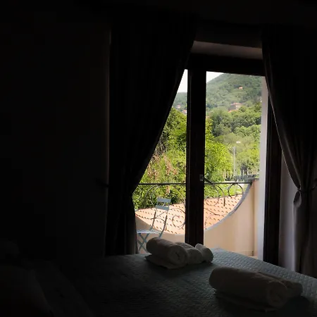 Greenlove Bed & Breakfast 4*